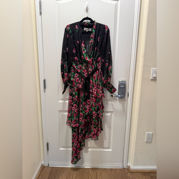 Elliatt Estelle Long Sleeve Maxi Dress in Black & Pink Floral size S NWT - Picture 5 of 7